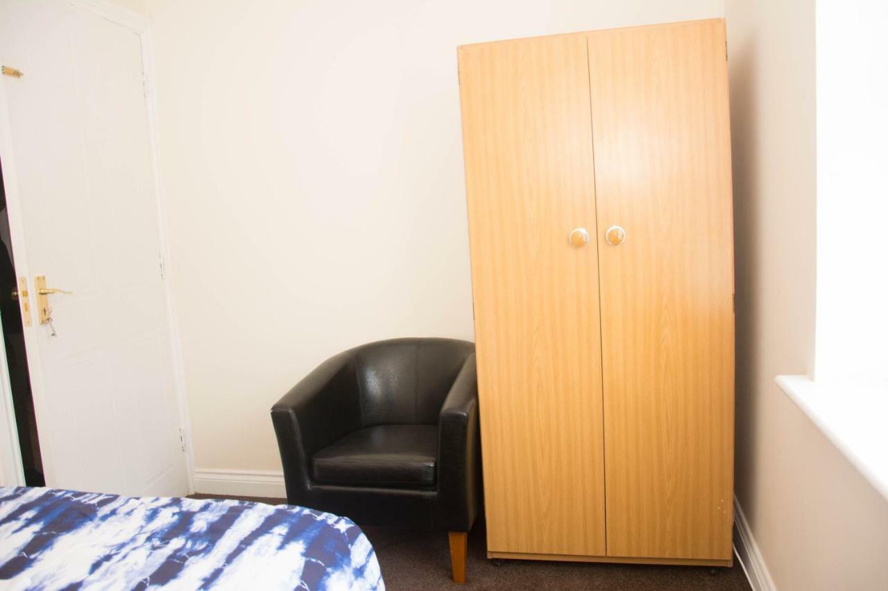 Sweet Guest House Chatham Chatham (Kent) Esterno foto