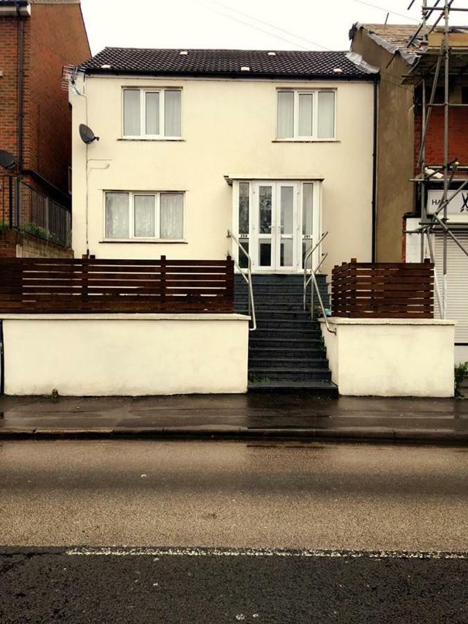 Sweet Guest House Chatham Chatham (Kent) Esterno foto