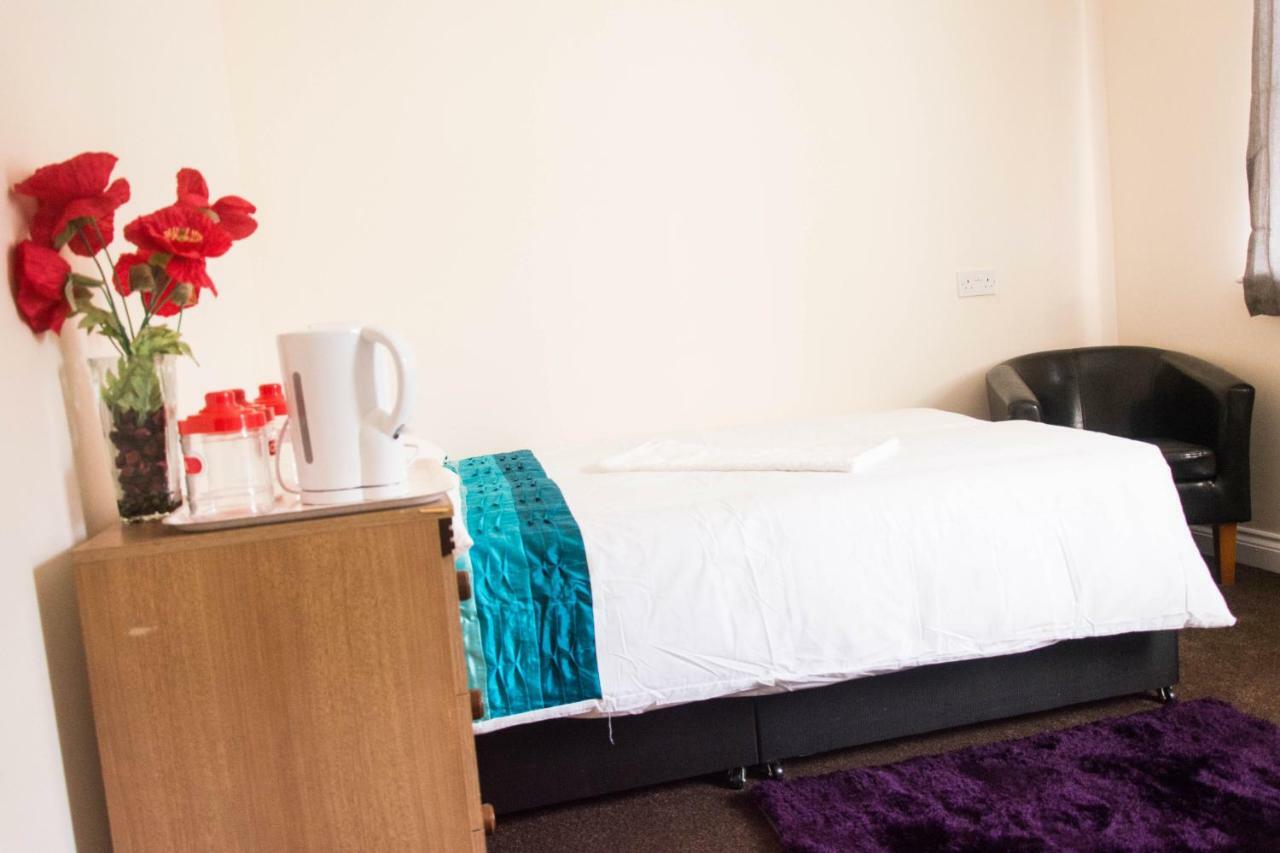 Sweet Guest House Chatham Chatham (Kent) Esterno foto