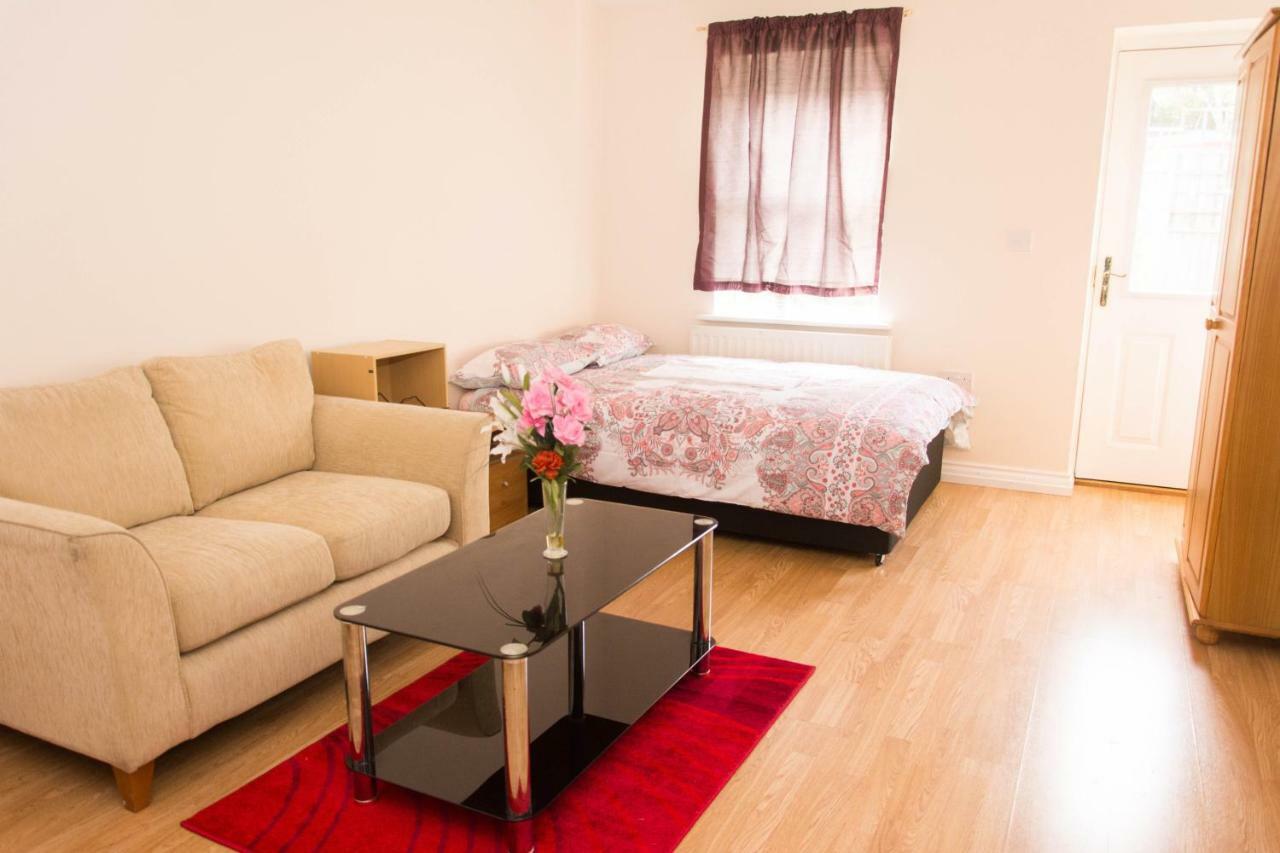 Sweet Guest House Chatham Chatham (Kent) Esterno foto